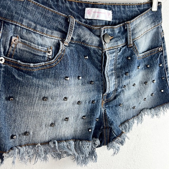 NO BOUNDARIES |🪨 Blue Faded Studded Low-Rise Cutoff Raw Hem Cutoff Jean Shorts - Picture 8 of 8